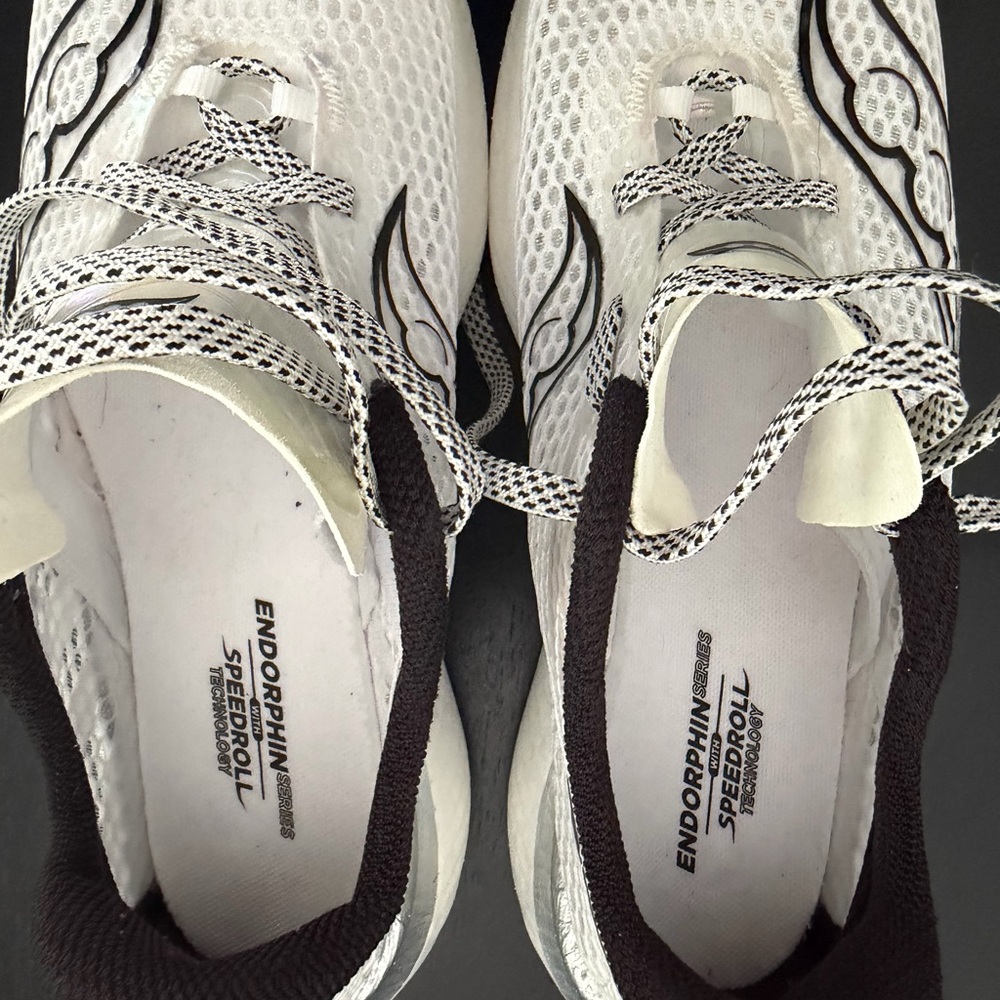 Carbon plate running shoes, only worn for 2 miles! - Picture 4 of 6